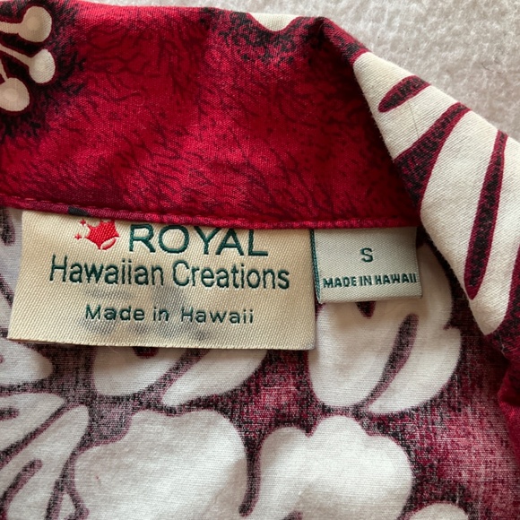 Short sleeved red Hawaiian shirt - Picture 3 of 10